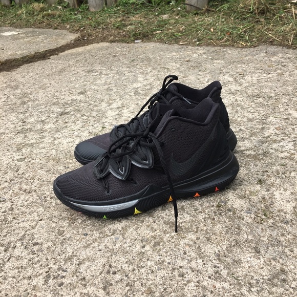 black kyrie 5s
